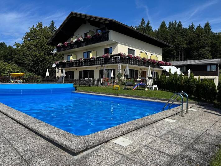 BnB für 4 Personen, mit Garten und Pool, kinderfreundlich am Wörthersee