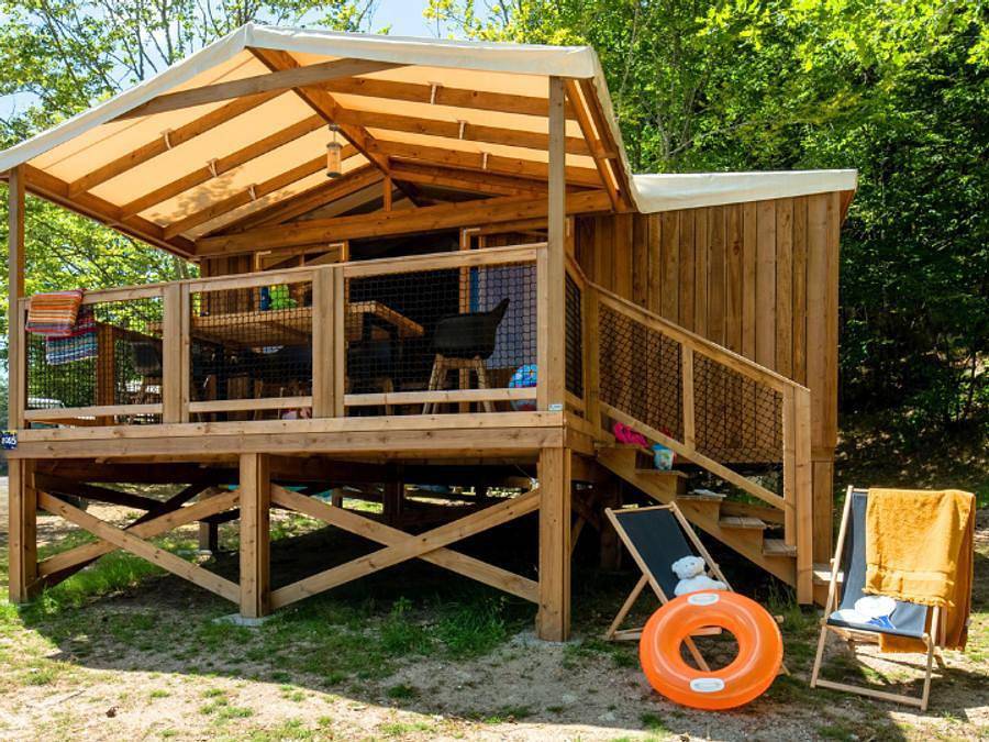 Flower Camping La Plage - Mobilheim 5 personen - Cosyflower Premium 38m² (2 Schlafzimmer) + Tv + Bettwäsche + Handtücher - davon überdachte Terrasse 10m² 4/5 pers. in Treignac, Tulle und Umgebung