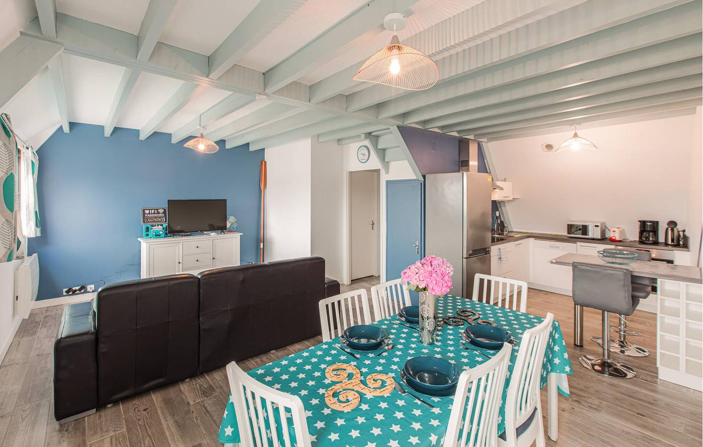 Apartamento vacacional entero, Acogedor apartamento de 1 dormitorio cerca de la playa, con wifi y aparcamiento in Lézardrieux, Costa de granito rosa