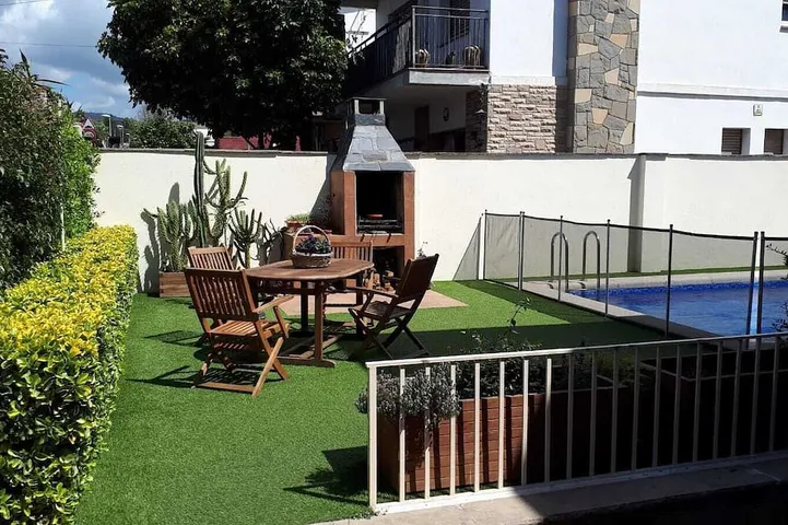 Chalet für 8 Personen, mit Garten und Terrasse - 1