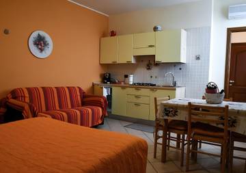 Monolocale per 4 Persone in Cisano sul Neva, Provincia di Savona, Foto 1