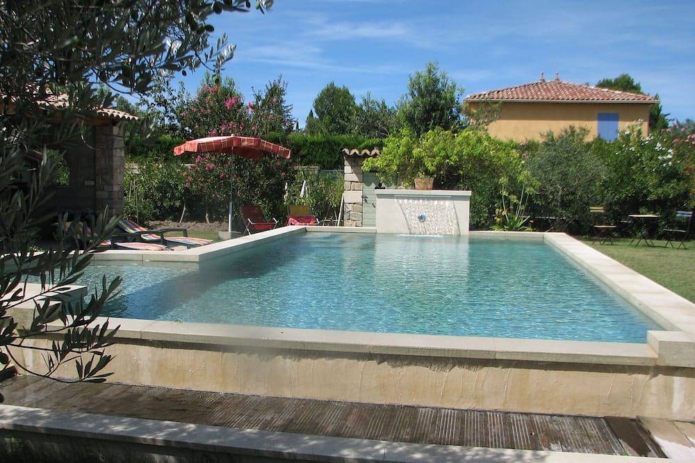 Gîte à Mazan en Provence avec Piscine  (4 personnes) in Mazan, Parc naturel régional du Mont-Ventoux