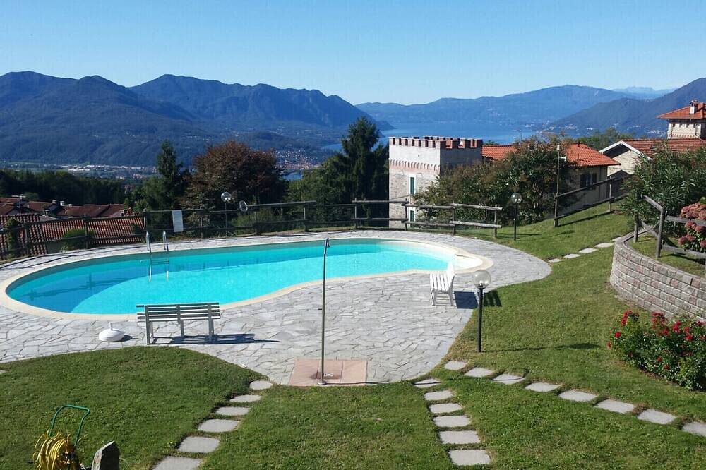 Ganze Wohnung, Rosemary 1 apartment in Agra with pool in Agra, Lago Maggiore (Lombardei)