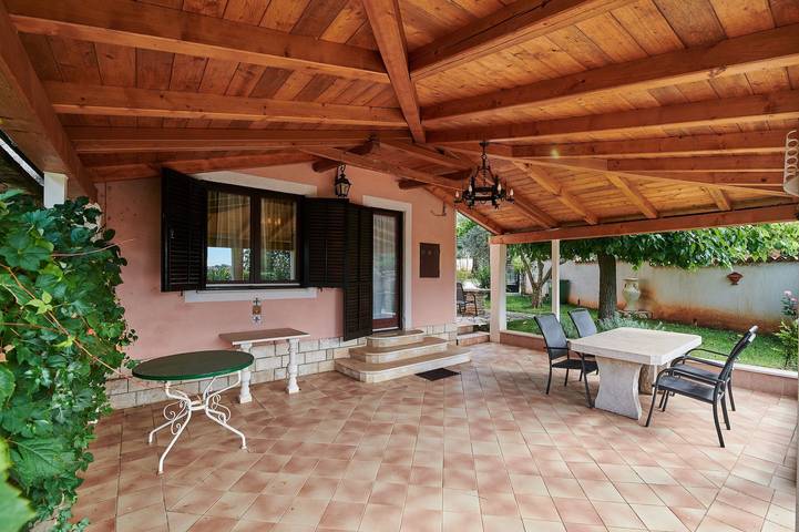 Smještaj za odmor za 6 osoba, s Balkon/terasa u Valica
