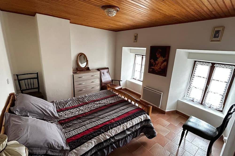 Renting the Prince 4/6 persons in Rûnes in Pont-de-Montvert-Sud-Mont-Lozère, Cevenas