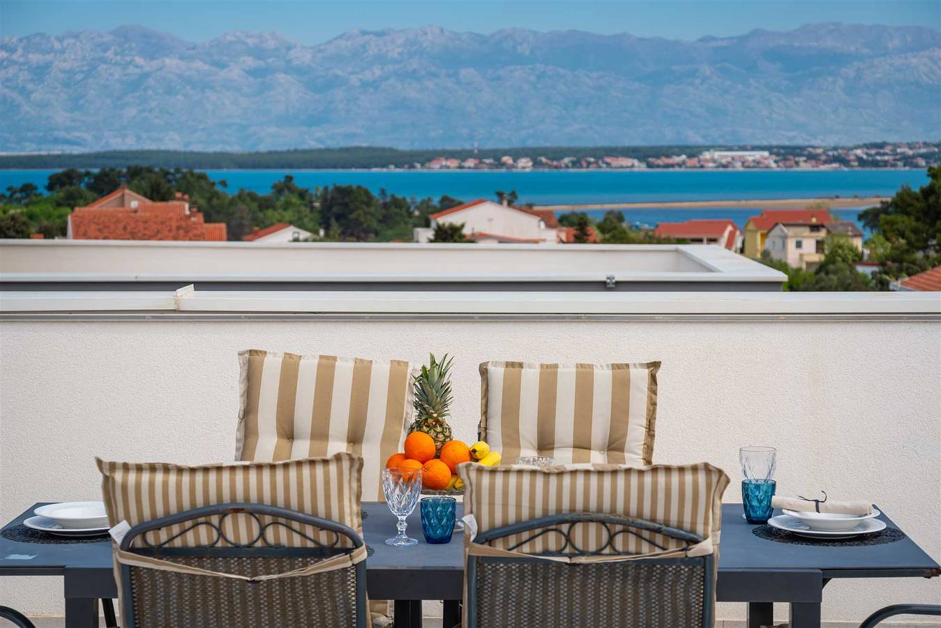 Geheel appartement, Jacuzzi | Sea view | For 4 persons | New and modern in Nin, Zadar
