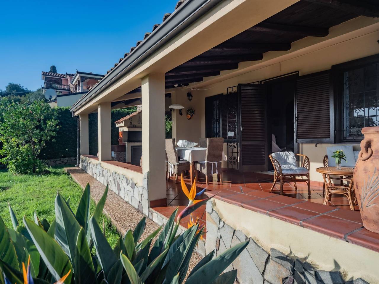 Herrliche freistehende Villa mit Meerblick und nur wenige Gehminuten vom Strand in Costa Rei, Muravera