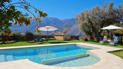 Casa rural para 4 personas, con vistas y jardín además de piscina y sauna, Familias con niños en Alpujarras