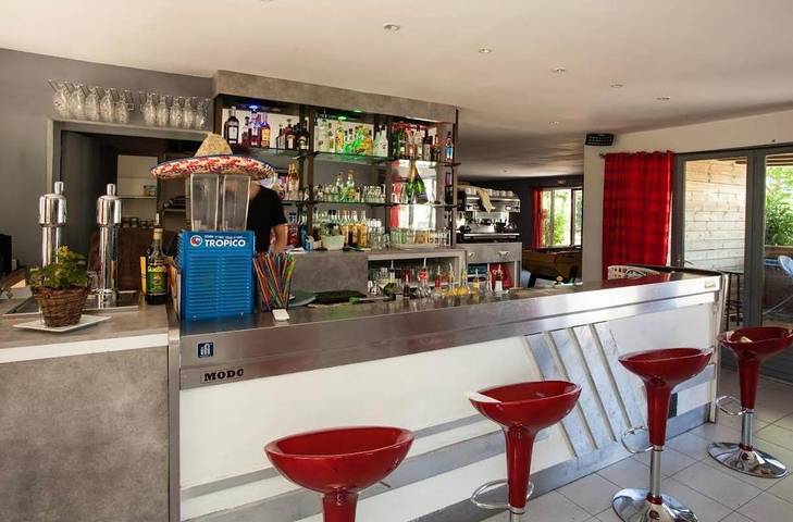 Camping pour 6 personnes, animaux acceptés dans le Luberon - 4