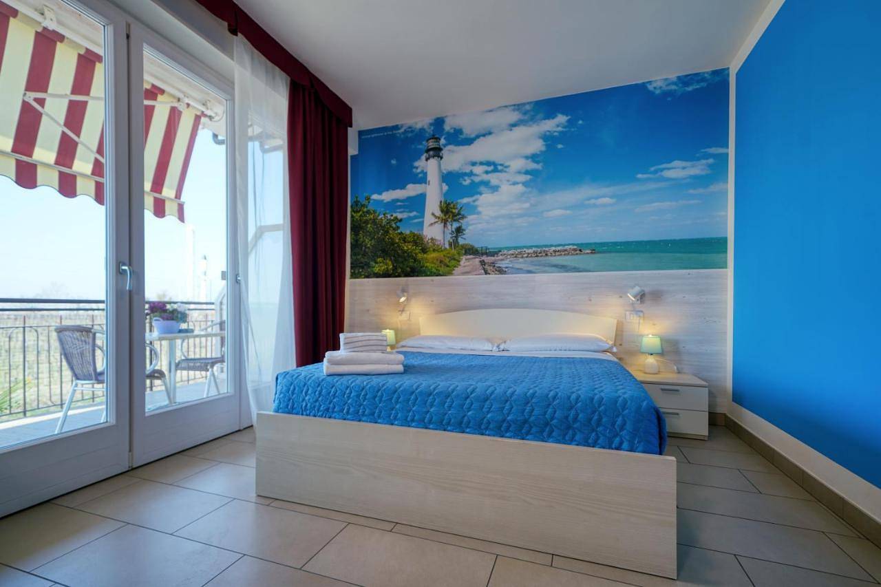 The Lighthouse Rooms in Lazise, Gardasee-Berge