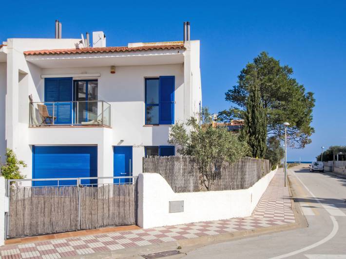 Ferienhaus für 6 Personen, mit Pool und Garten sowie Terrasse, mit Haustier