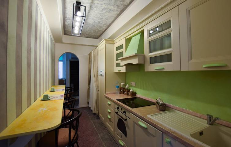 Appartamento intero, 2,5 km Condominio sulla spiaggia con WiFi e AC in Viareggio, Riviera Toscana