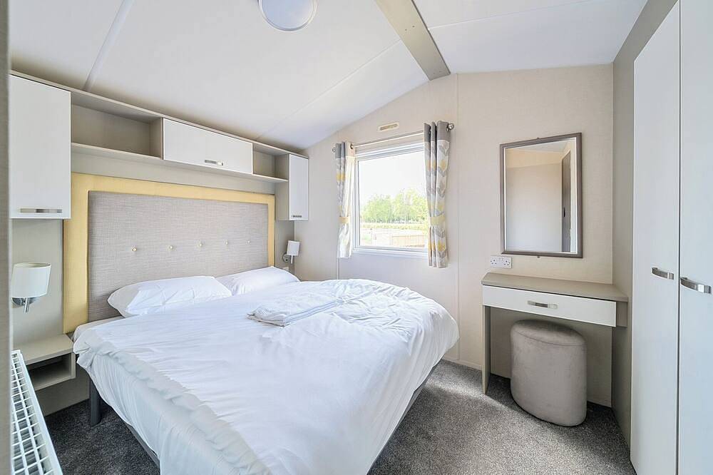 Tranquil Waters - Billing Aquadrome in Billing Aquadrome Holiday Park in Northampton, Northamptonshire