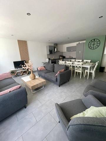 Gîte pour 8 personnes, avec jardin et terrasse dans Fontenu