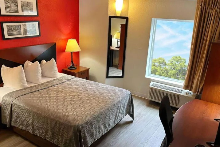 Hotel para 4 personas - 1