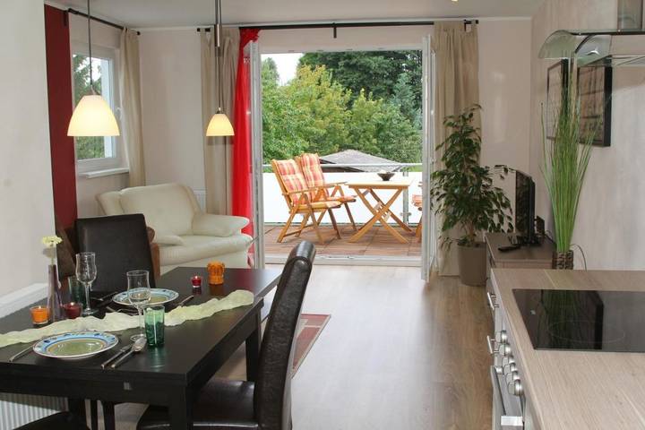Ferienwohnung für 2 Personen, mit Balkon und Terrasse sowie Ausblick in Oranienburg