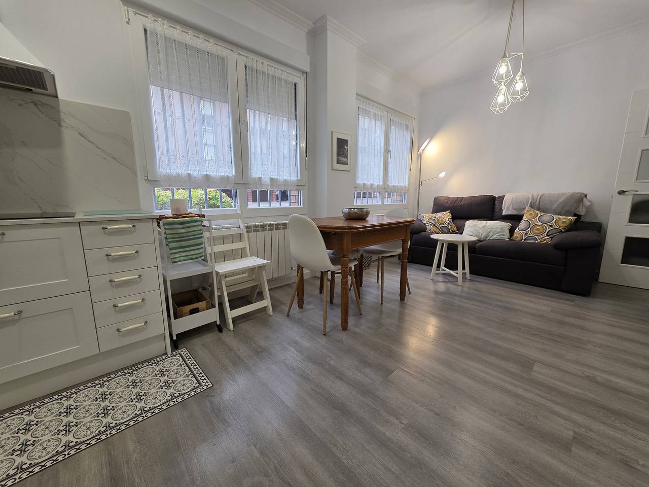 Appartamento intero, 1A165 Moderno y coqueto apartamento con garaje in Gijon, Costa Verde (Spagna)