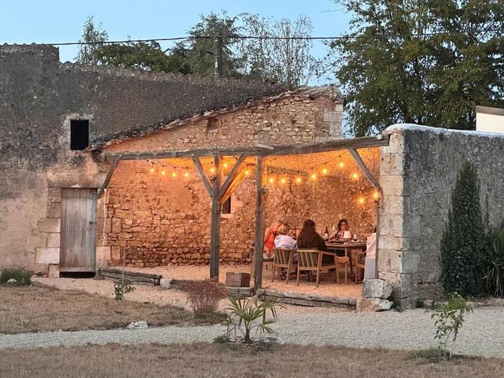 Location de vacances pour 10 personnes, avec Terrasse ainsi que Jardin et Vue à Quinçay