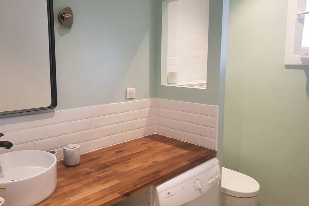 Appartement entier, Gîte avec piscine privée in Lunel-Viel, Côte méditerranéenne (France)