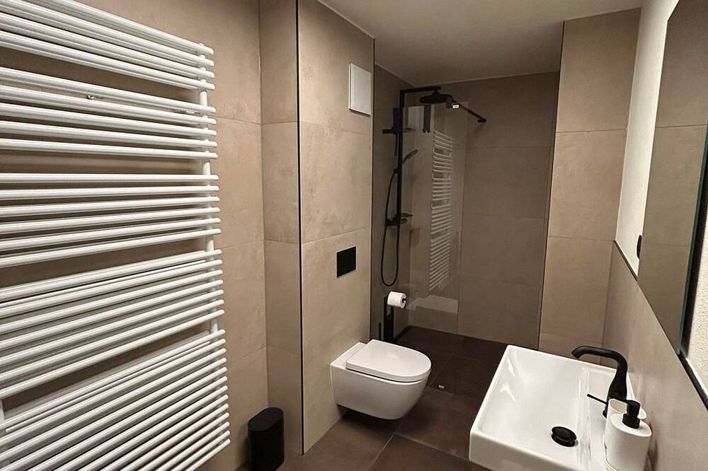 Ganze Wohnung, Ferienwohnung zum Büttelfels - Appartement/Fewo, Dusche, Wc, 1 Schlafraum in Dahn, Landkreis Südwestpfalz