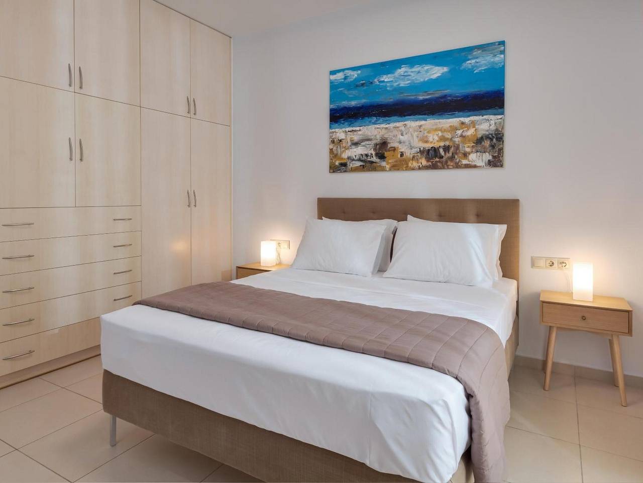 Appartement entier, Appartement 'Zoelgrek Luxury Suite 2' avec terrasse commune, Wi-Fi et climatisation in Région d'Iraklio-Héraklion