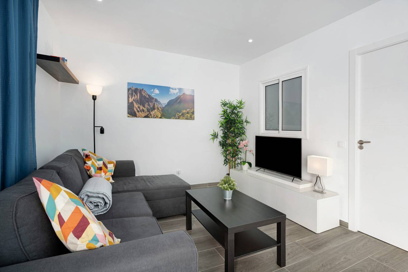 Vacation Home "Siam Park Loft" with Mountain View, Private Terrace & Wi-Fi in San Eugenio Alto, Adeje