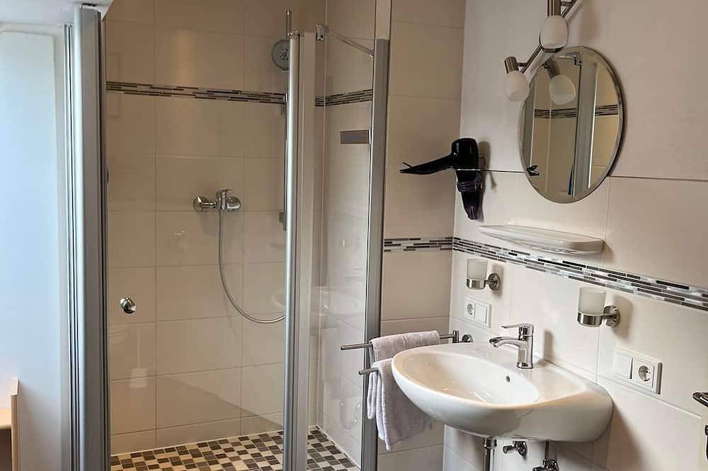 Ganze Wohnung, Ferienwohnung 1 - Mosel-Ferienwohnungen in Ürzig, Bernkastel-Kues & Umgebung