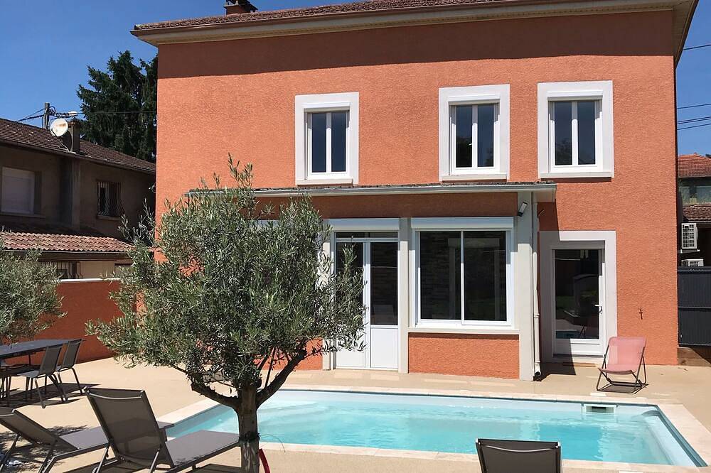 Location De Vacances pour 15 Personnes dans Trévoux, Région de Bourg-en-Bresse