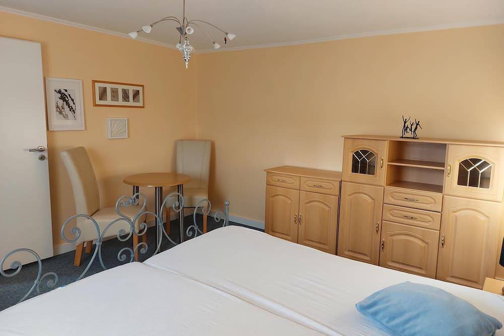 Ganze Wohnung, Morderne Ferienwohnung Hohenzieritz in Hohenzieritz, Mecklenburg-Strelitz