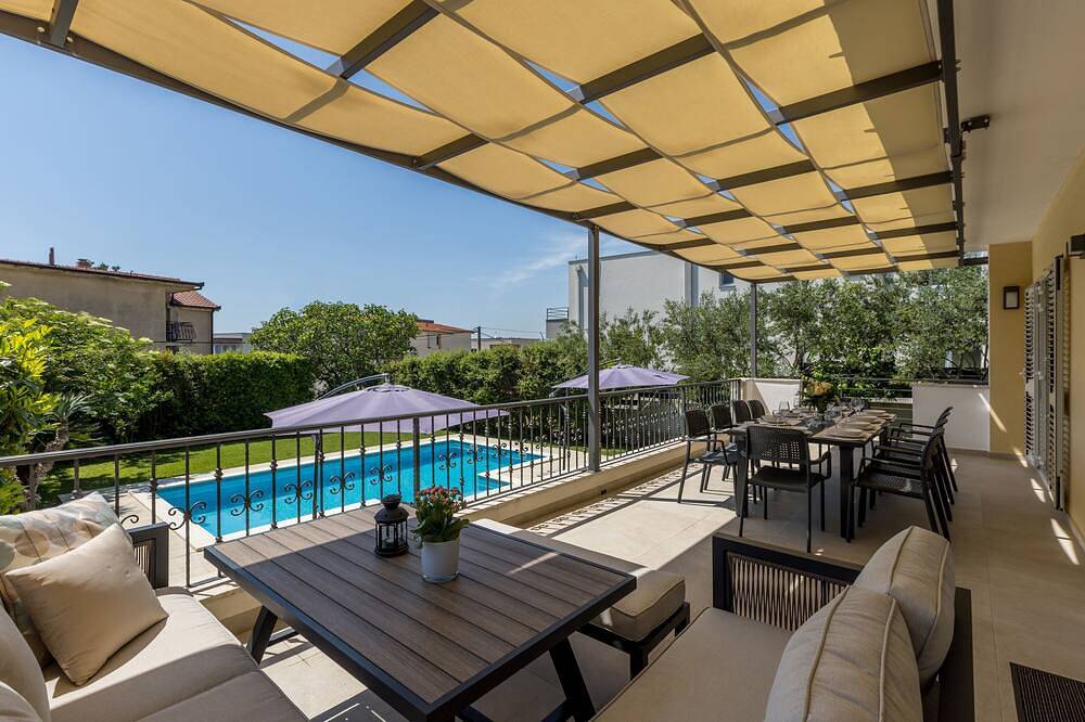 Split Villa für bis zu 12 Personen mit beheiztem Pool in der Nähe von Split und Strand in Stobrec, Split-Dalmatien