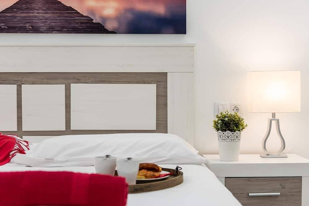 Apartamento entero, Parque Santiago 2 frente a Playa de Las Américas, piscina del residence in Playa de las Américas, Arona 