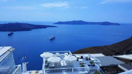 Chambre d’hôte pour 2 personnes, avec terrasse ainsi que piscine et vue à Thera