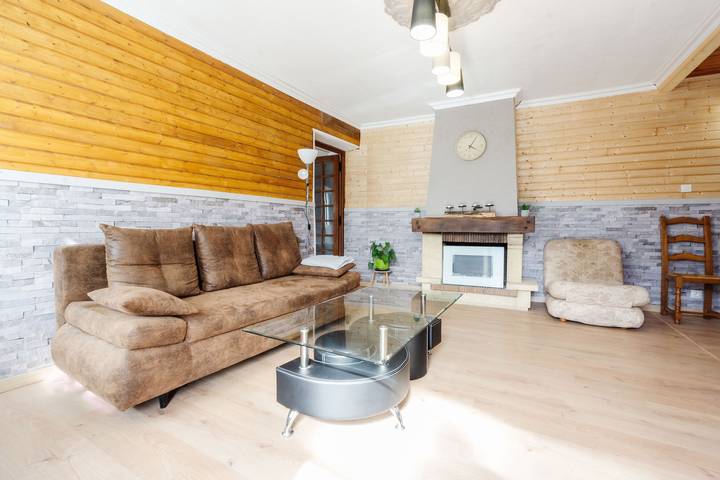 Appartement entier, Appartement "Gîte Zen Attitude" avec vue sur la montagne, bain à remous privé et Wi-Fi in Saint-Martin-sur-la-Chambre, Massif de la Vanoise