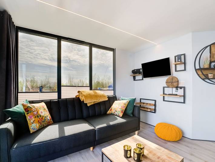 Péniche pour 5 personnes, avec balcon/terrasse ainsi que piscine et terrasse, adapté aux familles dans Volendam - 2