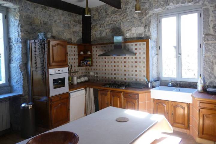 Gîte pour 14 personnes, avec jardin à Saint-Alban-Auriolles - 4