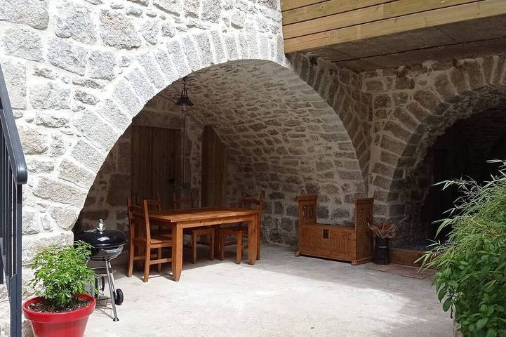 Maison de vacances pour 4 personnes, avec Terrasse et Jardin à Saint-Alban-Auriolles