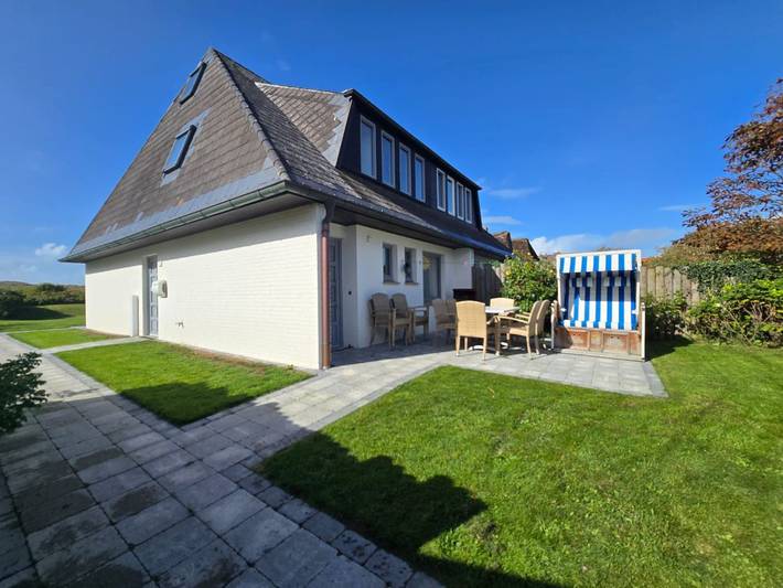 Ferienwohnung für 4 Personen, mit Ausblick und Garten in Wenningstedt