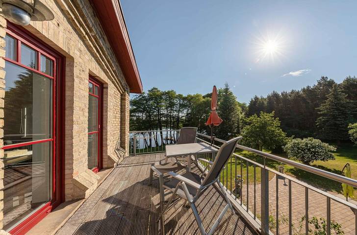 Ferienwohnung für 2 Personen, mit Balkon und Garten sowie Sauna und Seeblick in Jabel