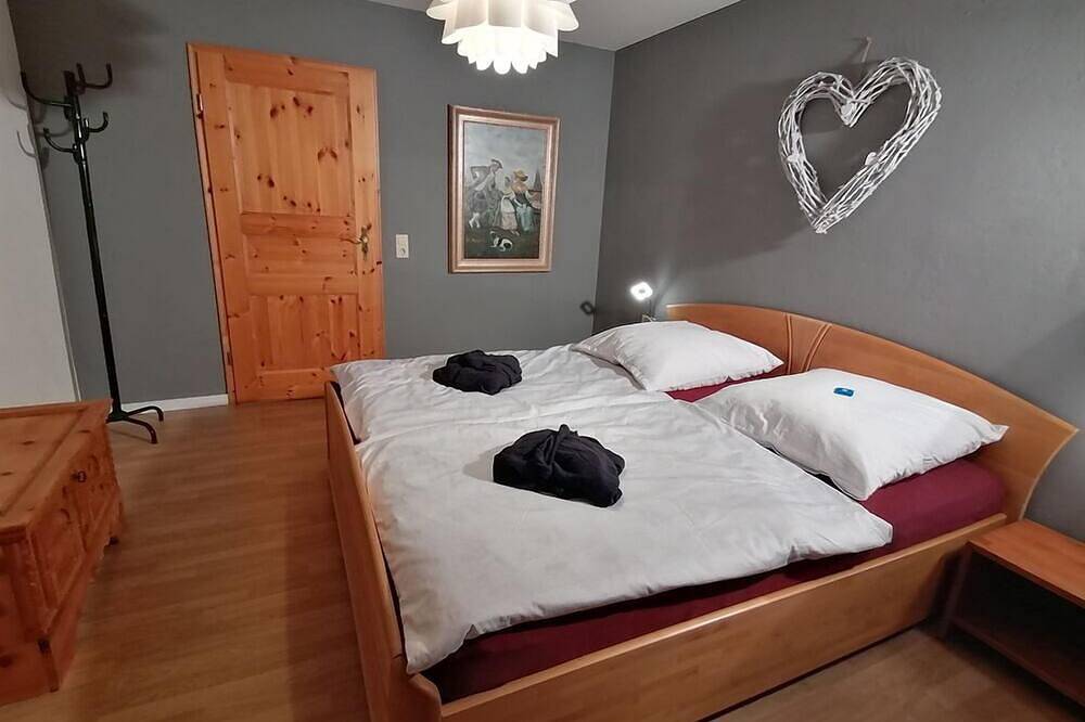 Ganze Wohnung, Komfortables und voll ausgestattetes Feriendomizil auf der Jurahöhe in Dietfurt, Ostbayern