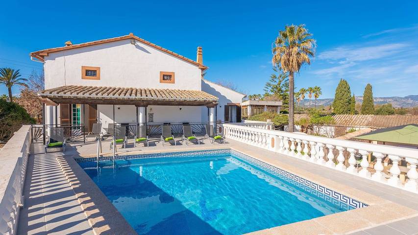 Chalet para 11 personas, con piscina y jardín - 1