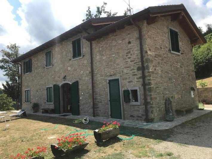 Rustico per 3 persone, con Idromassaggio e Giardino nonché Panorama in Provincia di Bologna