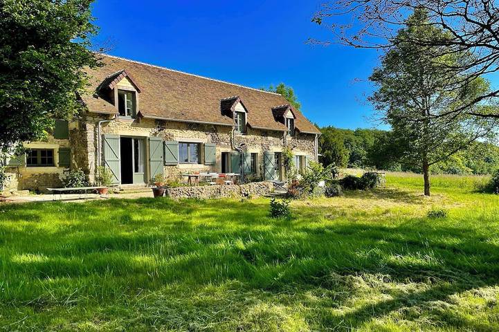 Gîte pour 8 personnes à Courcerault