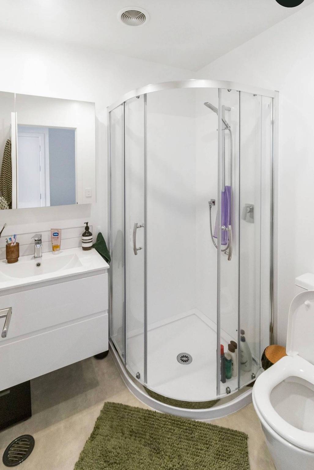 1 geräumiges Schlafzimmer in einem Haus mit 2 Schlafzimmern verfügbar in Auckland, Auckland Council