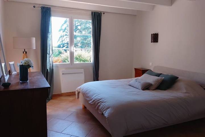 Location de vacances pour 12 personnes, avec Terrasse et Jardin à Monieux - 4