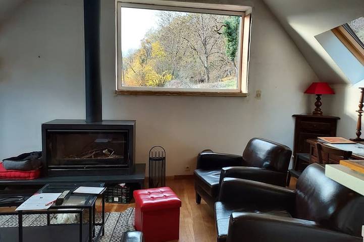 Gîte pour 12 personnes, avec terrasse et jardin à Eup