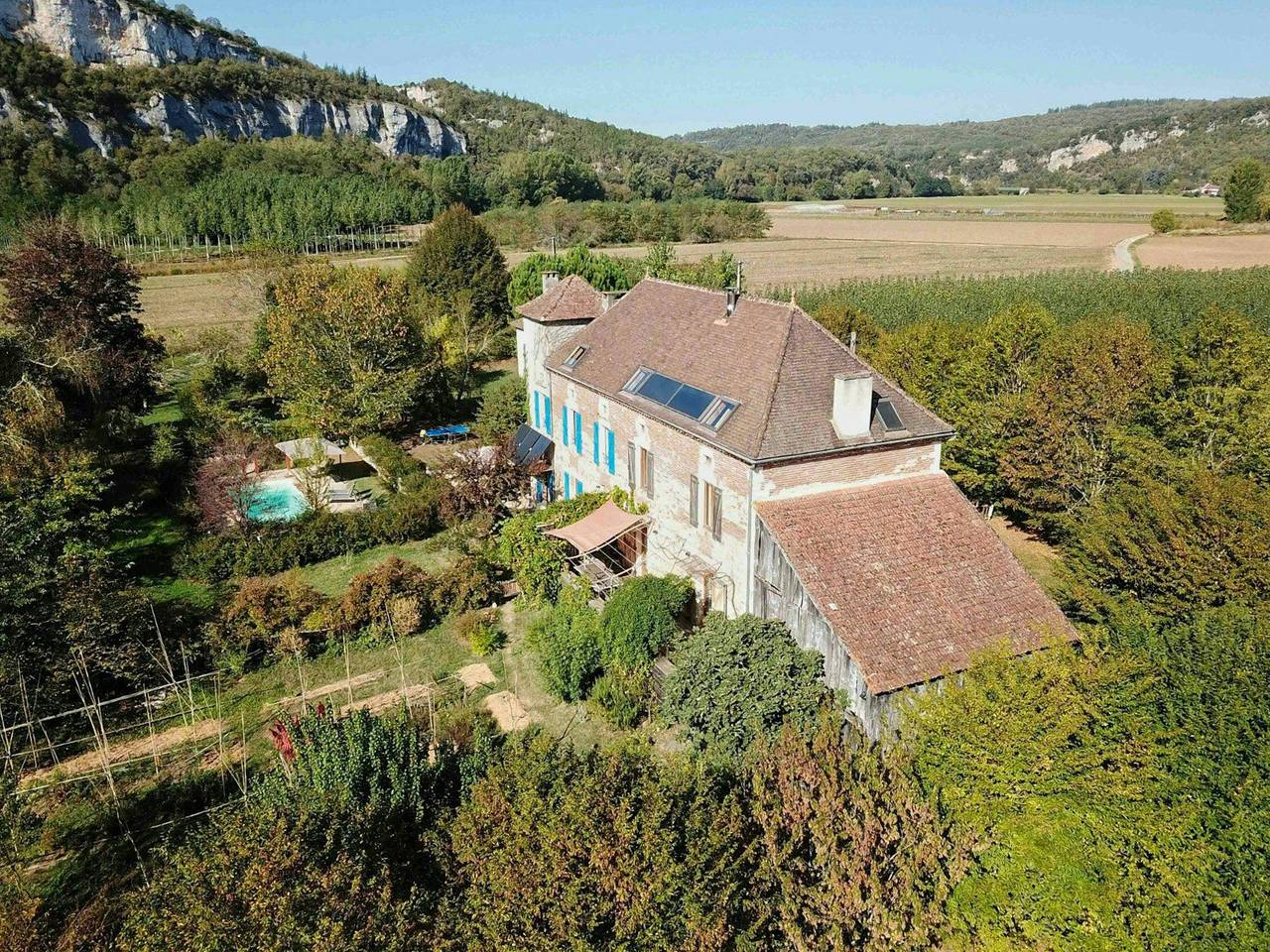 Casa restaurada con acceso al río en Quercy in Tour-de-Faure, Quercy