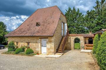 Gîte pour 2 personnes, avec terrasse et jacuzzi ainsi que jardin et piscine à Saint-Laurent-la-Vallée