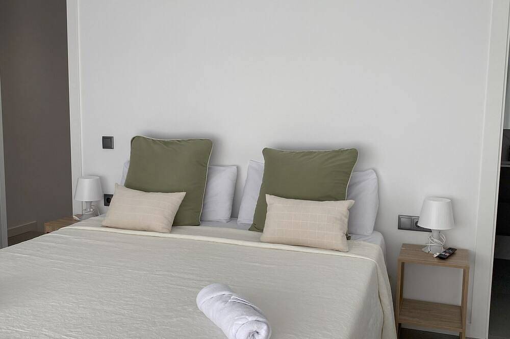 Elegance and comfort at Casa Moncerrat in Vilanova i la Geltrú, Garraf