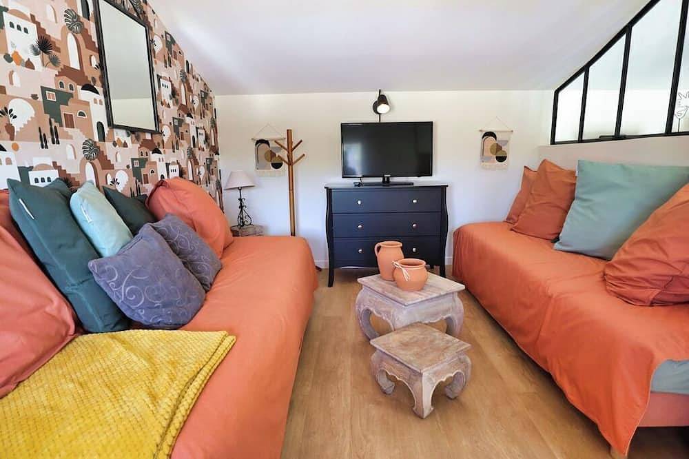 La Casa Mi A Nice little house in a hamlet 10 mins from Vaison La Romaine in Rasteau, Vaucluse