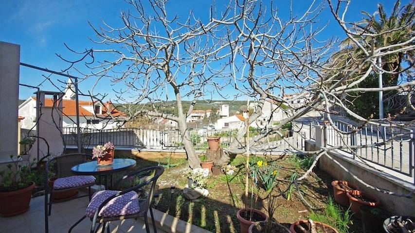 Apartament wakacyjny dla 4 osób, z taras w Sumartin